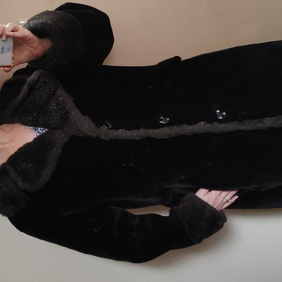 Vintage Jackets & Blazers - Vtg Black Faux Fur Long Coat Size 10